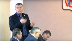 Депутат из курятника к избирателям с любовью