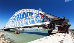 Крымский мост сдвинут с места