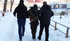 Грузчик похитил 11-летнюю девочку, прикинувшись майором полиции